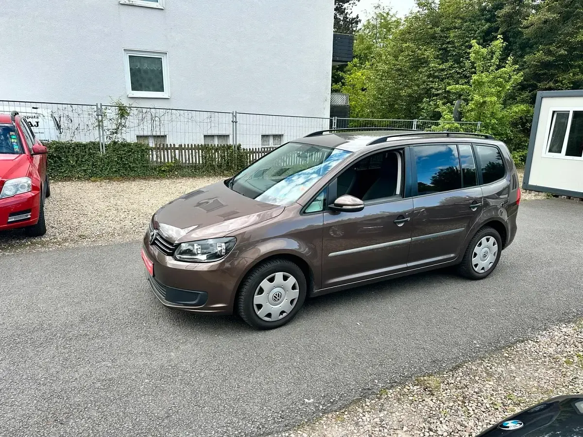 Gebraucht VW Touran 105 PS (77 kW) 2014 Braun Van / Kleinbus