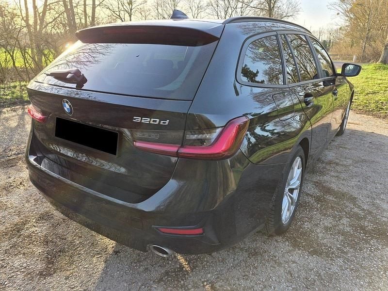 Gebraucht BMW 320 Advantage 190 PS (139 kW) 2022 Schwarz Kombi