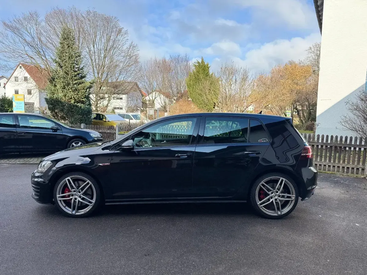 Gebraucht VW Golf VII GTI 230 PS (169 kW) 2015 Schwarz Limousine