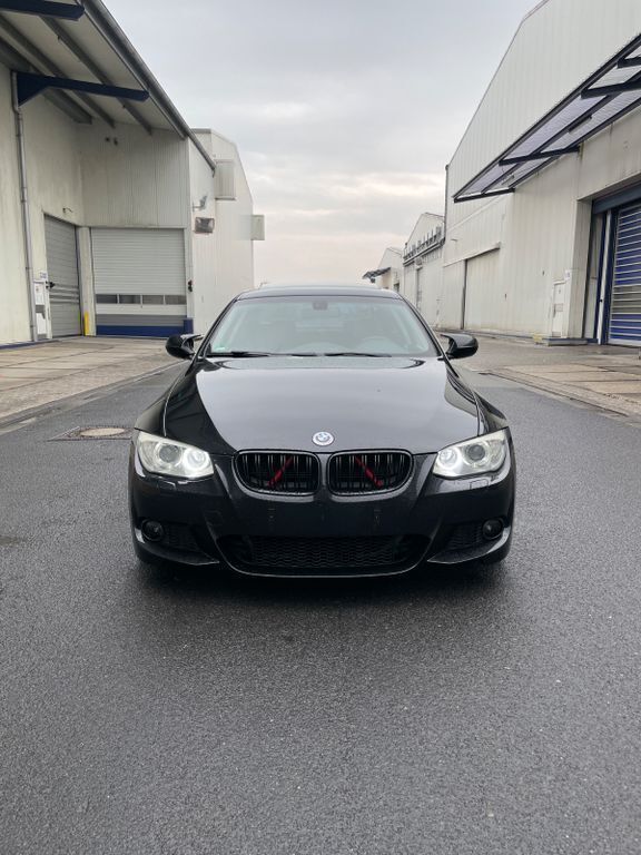 Schwarz Gebraucht 2011 BMW 320 M Performance Coupé | 14.000 € (Teuer) - Bild 1/4
