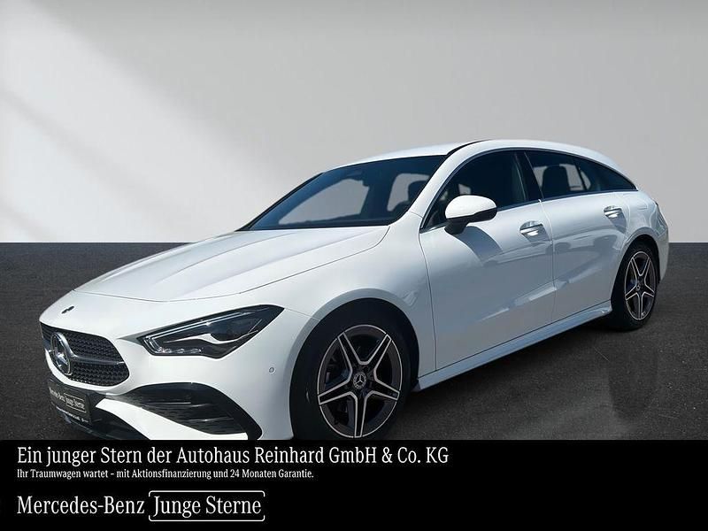 Weiß Gebraucht 2024 Mercedes CLA180 Shooting Brake AMG Kombi | 31.850 € (Etwas zu teuer) - Bild 1/4
