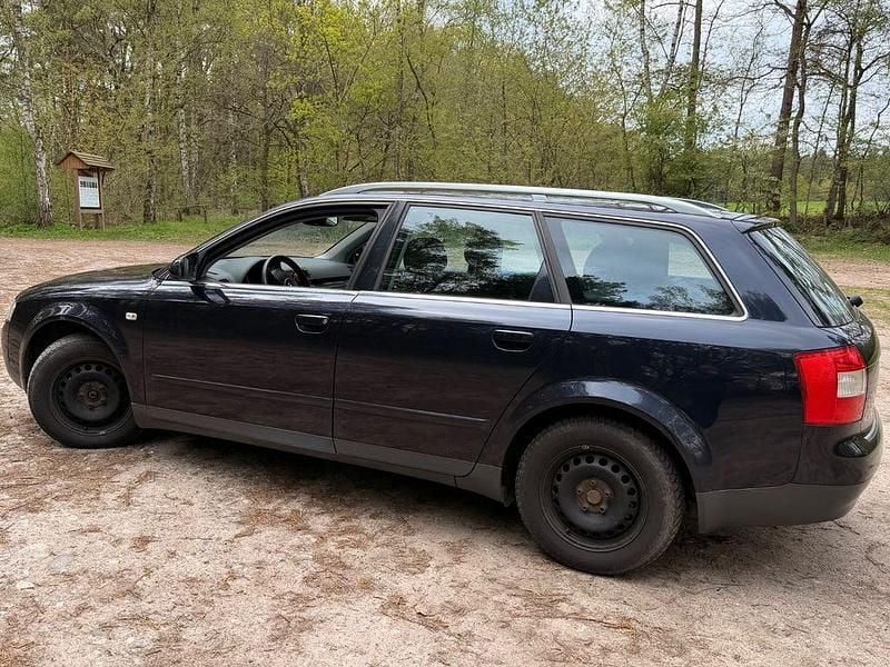 Usata Audi A4 101 CV (74 kW) 2002 Blu Station wagon