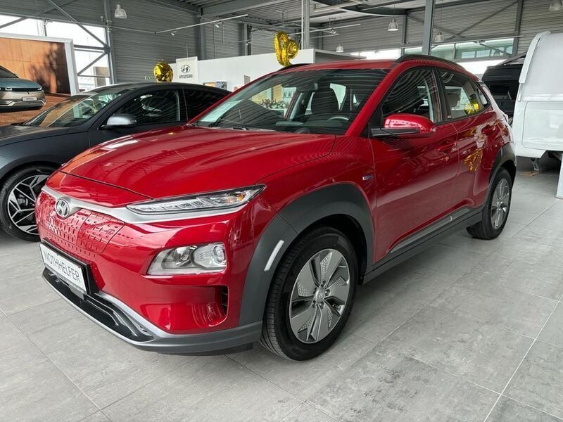 Rot Gebraucht 2020 Hyundai Kona Basis SUV | 16.990 € (Teuer) - Bild 1/4