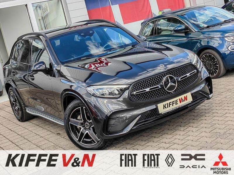 Grau Gebraucht 2024 Mercedes GLC300 AMG SUV | 62.260 € (Fairer Preis) - Bild 1/4