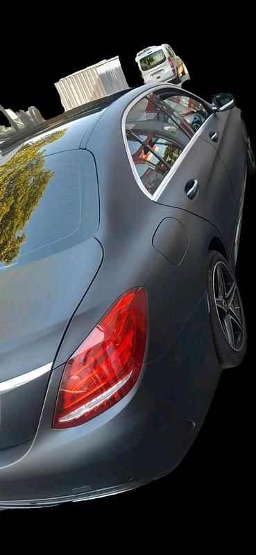 Schwarz Gebraucht 2018 Mercedes C250 Limousine | 22.222 € - Bild 1/4