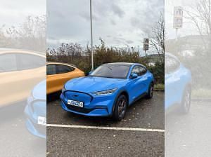 Gebraucht Ford Mustang Mach-E 197 kW (269 PS) 2023 Blau (grabber blue metallic) SUV