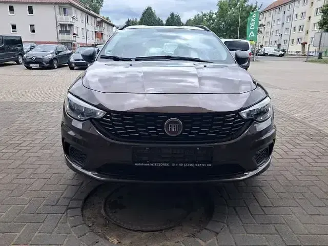 Gebraucht Fiat Tipo Pop 95 PS (69 kW) 2017 Braun Limousine