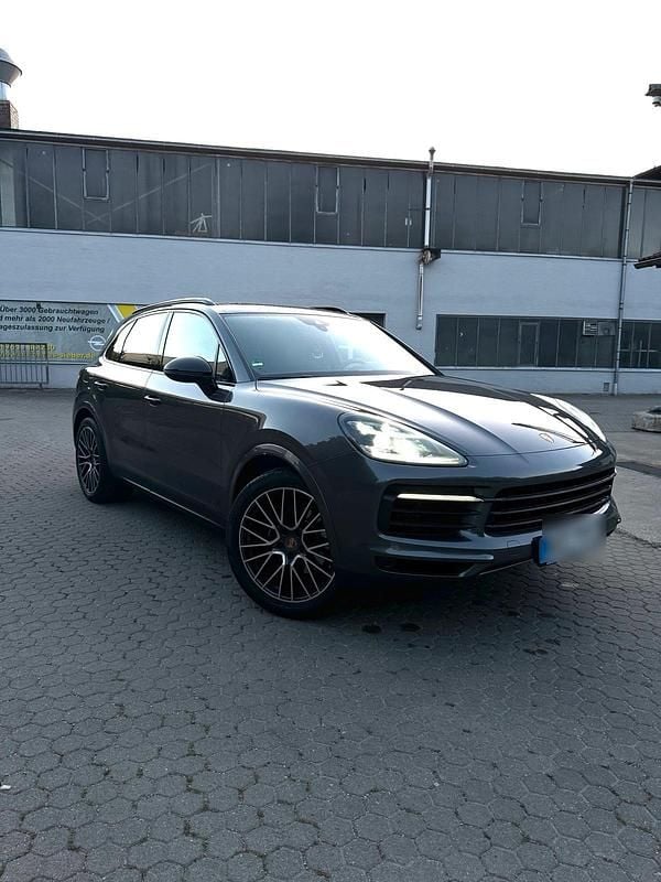 Grau Gebraucht 2019 Porsche Cayenne SUV | 47.500 € (Guter Preis) - Bild 1/4