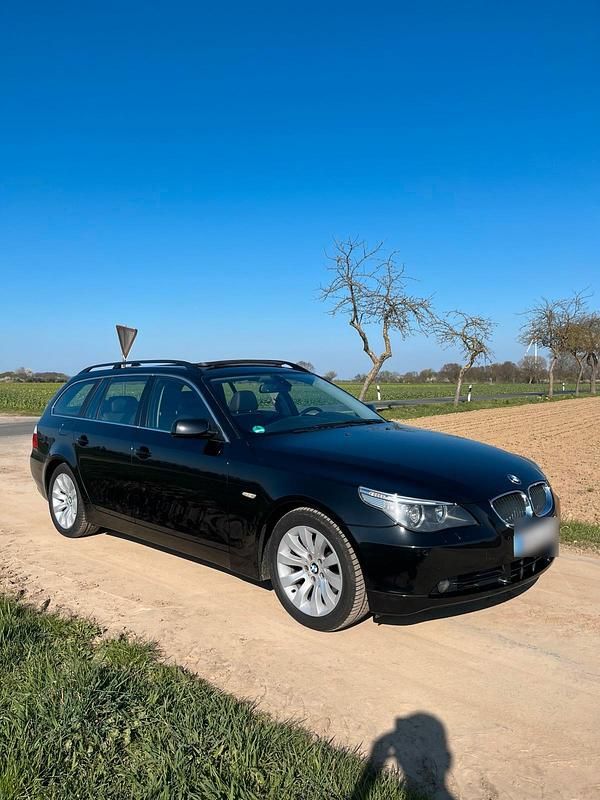 Gebraucht BMW 523 177 PS (130 kW) 2007 Schwarz Kombi