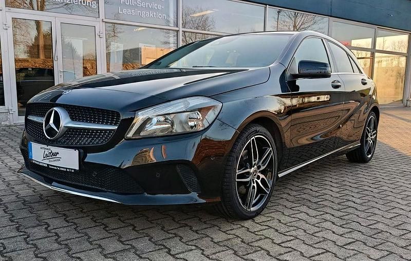 Gebraucht Mercedes A220 Urban 184 PS (135 kW) 2017 Schwarz Limousine