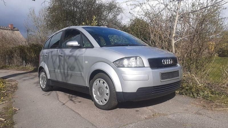 Second-hand Audi A2 75 CP (55 kW) 2002 Argintiu Hatchback