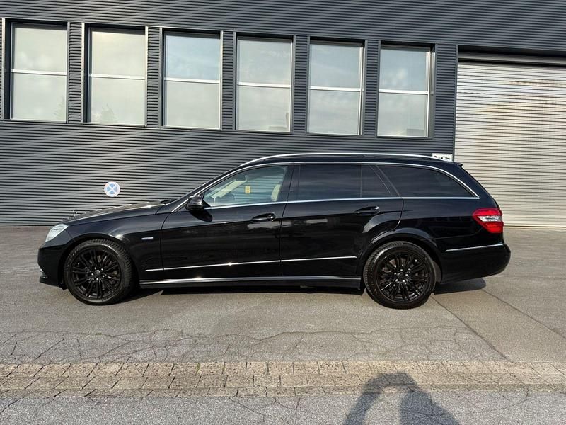 Gebraucht Mercedes E350 Avantgarde 265 PS (194 kW) 2010 Schwarz Kombi