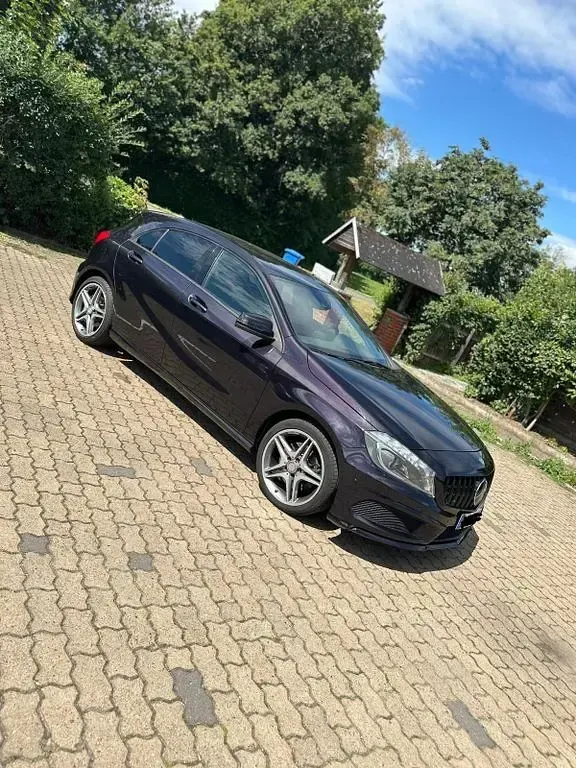 Gebraucht Mercedes A250 AMG line 211 PS (155 kW) 2014 Violett Kleinwagen