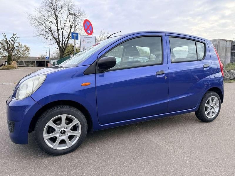 Gebraucht Daihatsu Cuore 69 PS (50 kW) 2010 Blau Kleinwagen