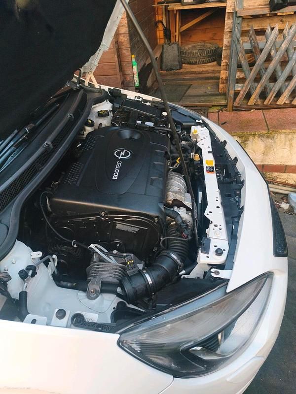 Gebraucht Opel Astra Sport 165 PS (121 kW) 2011 Weiß Kombi