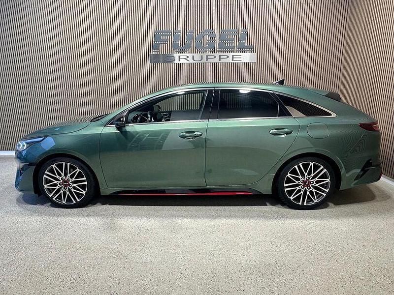 Gebraucht Kia ProCeed GT 204 PS (150 kW) 2023 (exg) experience green met. Kombi
