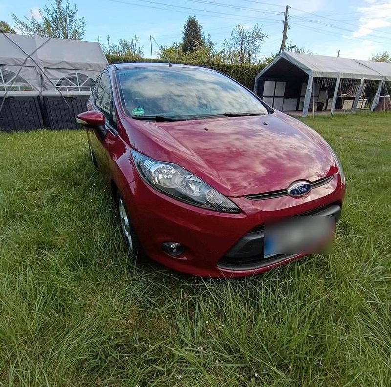 Gebraucht Ford Fiesta 60 PS (44 kW) 2009 Rot Kleinwagen