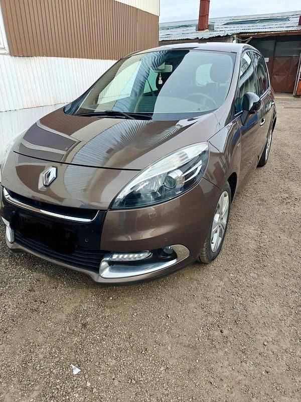 Gebraucht Renault Mégane 130 PS (95 kW) 2012 Braun Limousine