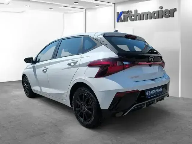 Gebraucht Hyundai i20 Trend 101 PS (74 kW) 2024 Weiß Kleinwagen