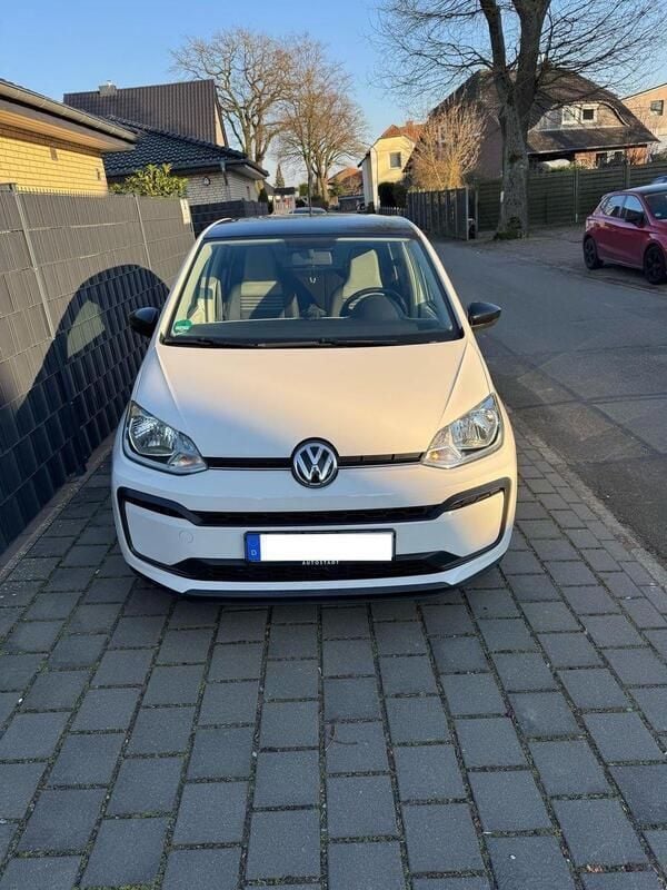 Weiß Gebraucht 2018 VW up! Move Kleinwagen | 7.990 € (Guter Preis) - Bild 1/4