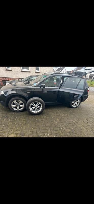 Gebraucht BMW X3 Basis 177 PS (130 kW) 2008 Schwarz SUV