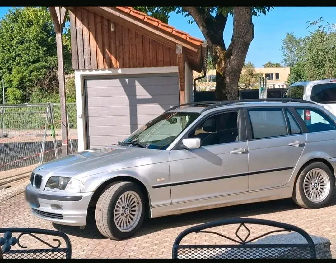 Gebraucht BMW 320 170 PS (125 kW) 2001 Silber Kombi