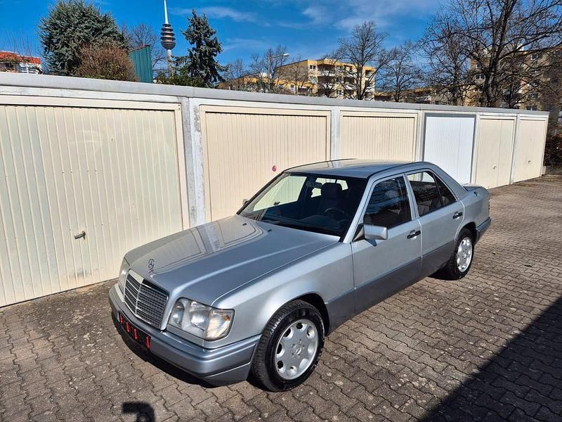 Gebraucht Mercedes E280 Sportline 193 PS (141 kW) 1994 Silber Limousine