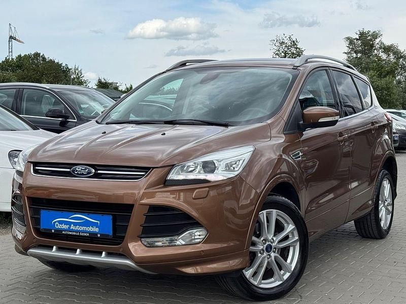 Gebraucht Ford Kuga Individual 179 PS (131 kW) 2015 Braun SUV