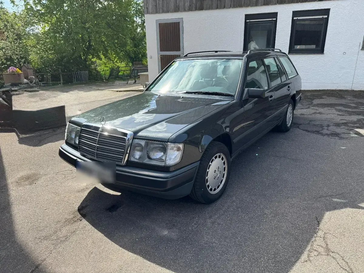 Gebraucht Mercedes E300 180 PS (132 kW) 1989 Schwarz Kombi