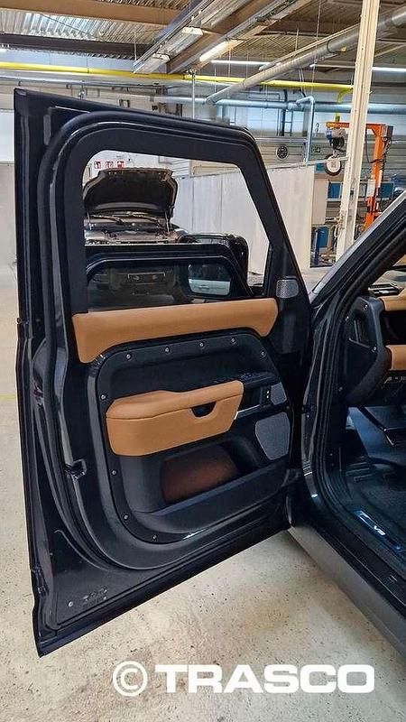 Neu Land Rover Defender 426 PS (313 kW) 2025 1df (eiger grey) SUV