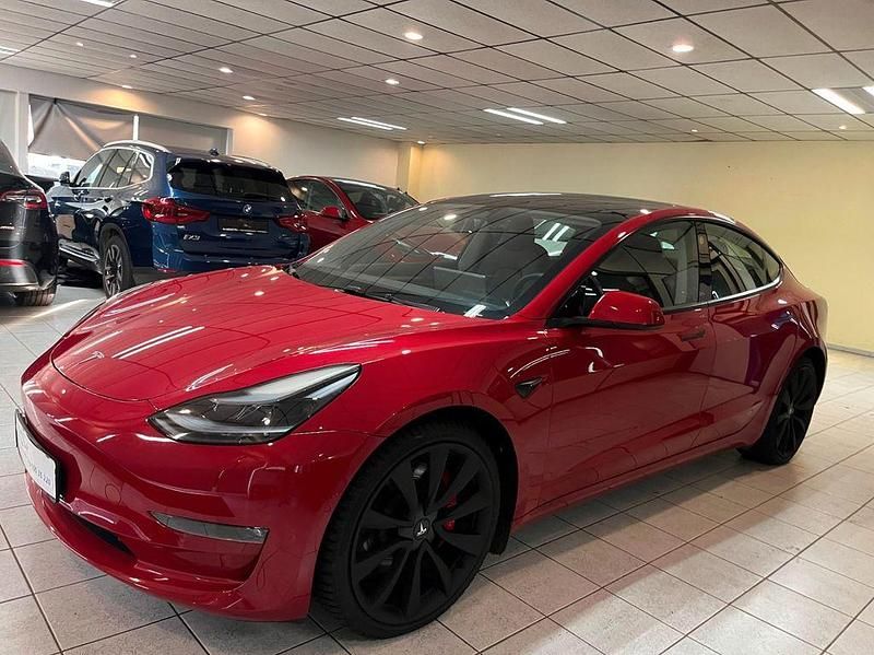 Gebraucht Tesla Model 3 377 kW (513 PS) 2022 Rot Limousine