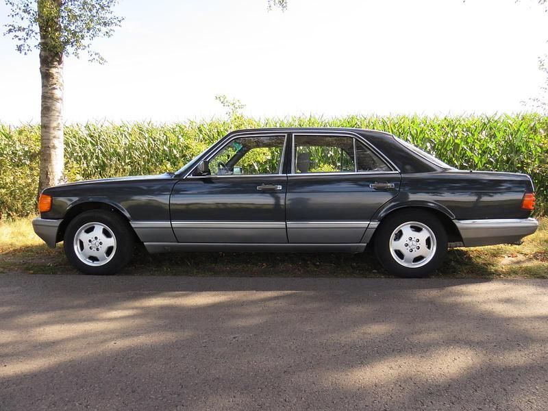 Gebraucht Mercedes E500 252 PS (185 kW) 1988 Blau Limousine