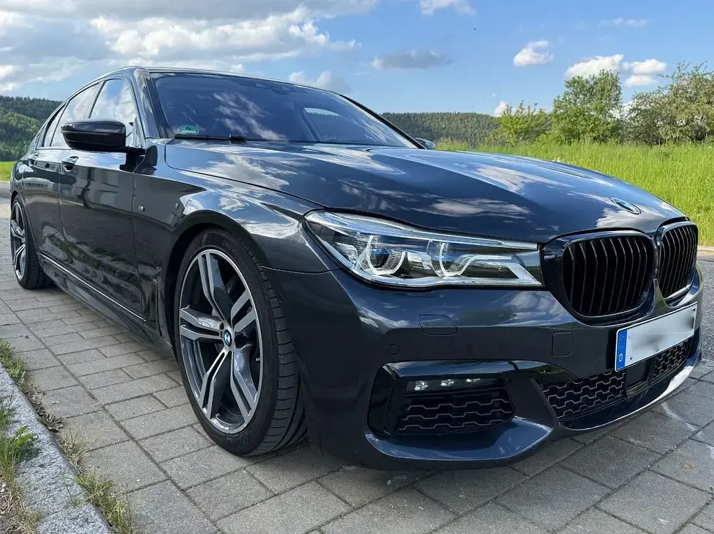 Gebraucht BMW 750 Performance 400 PS (294 kW) 2018 Schwarz Limousine