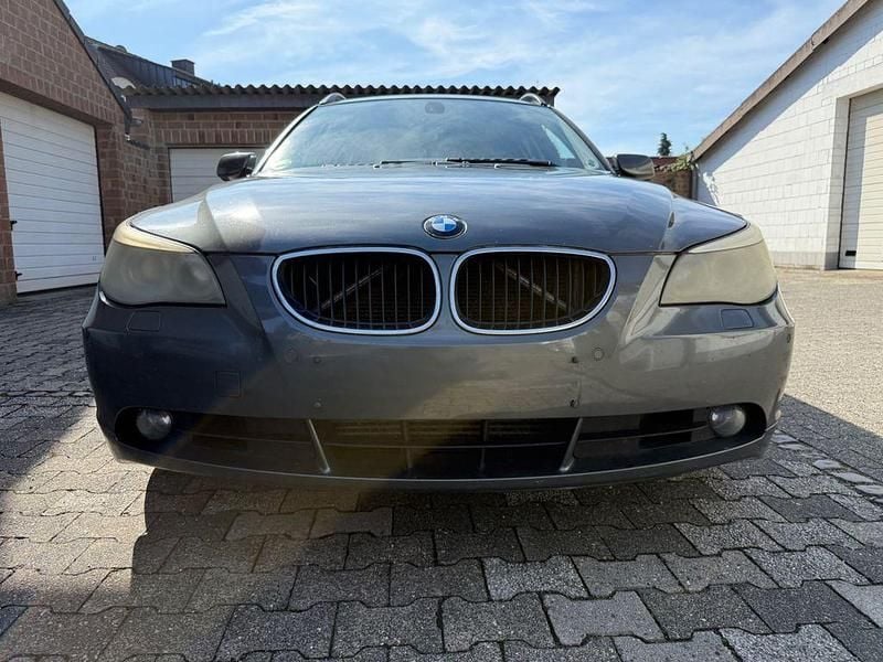 Grau Gebraucht 2005 BMW 525 Kombi | 1.111 € (Superpreis) - Bild 1/4