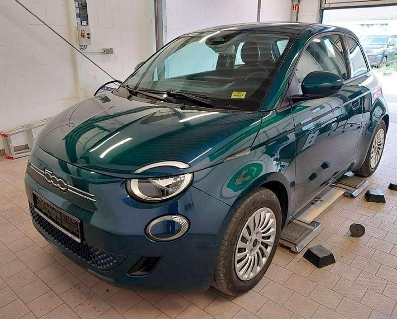 Gebraucht Fiat 500e 86 kW (118 PS) 2023 Grün Kleinwagen