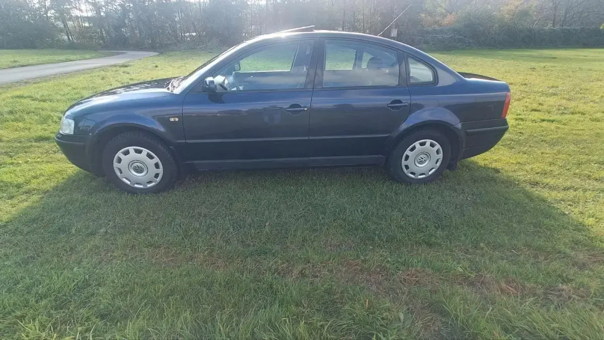 Occasion VW Passat 1998 Bleue Berline