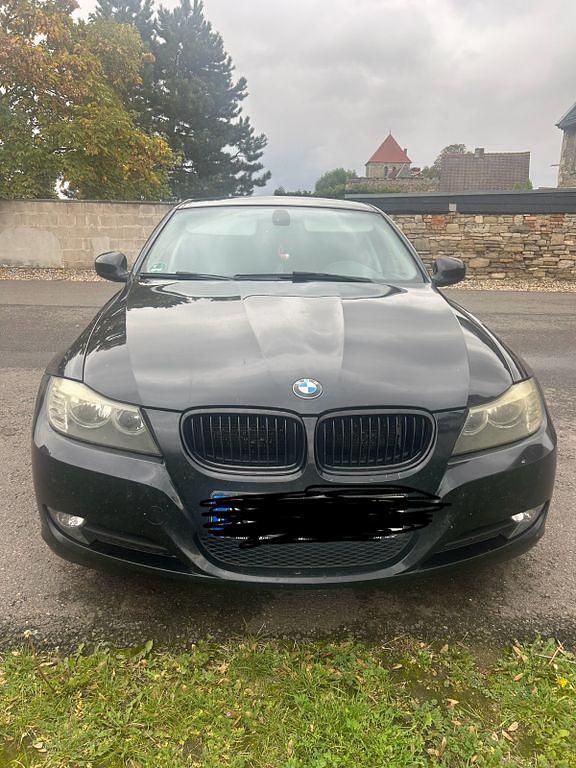 Schwarz Gebraucht 2009 BMW 318 Limousine | 2.850 € (Superpreis) - Bild 1/4