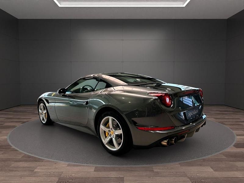 Gebraucht Ferrari California 560 PS (411 kW) 2017 Grigio silverstone Cabrio