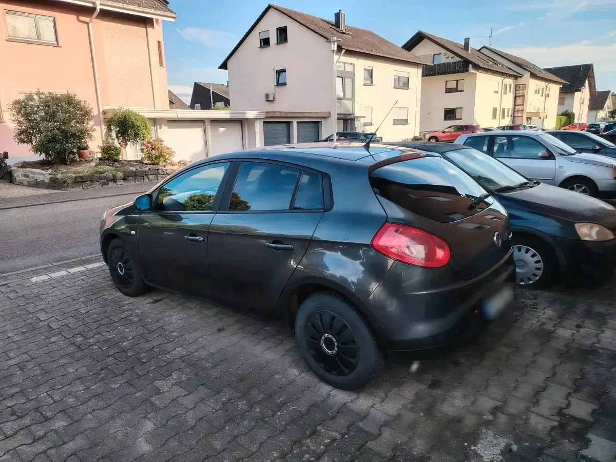 Gebraucht Fiat Bravo 90 PS (66 kW) 2009 Grau Kleinwagen