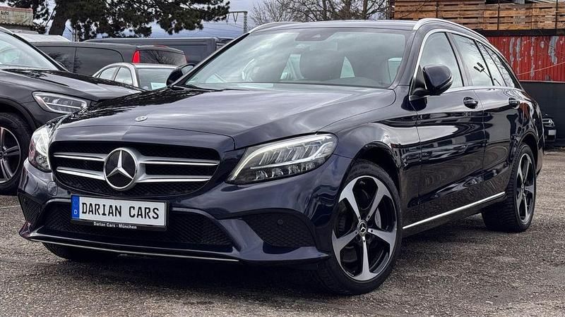 Gebraucht Mercedes C300e 194 PS (142 kW) 2020 Blau Limousine