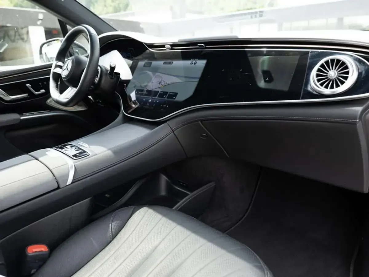 Gebraucht Mercedes EQS450+ AMG 264 kW (360 PS) 2025 Metalliclack obsidianschwarz SUV