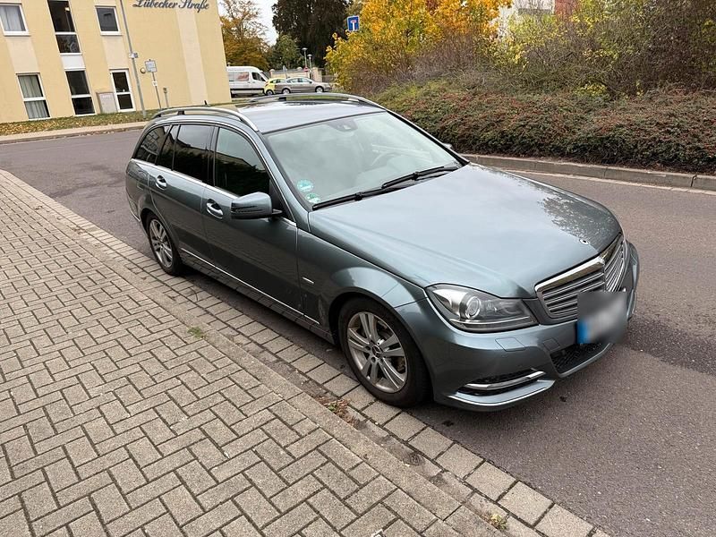 Gebraucht Mercedes C200 136 PS (100 kW) 2011 Grau Kombi