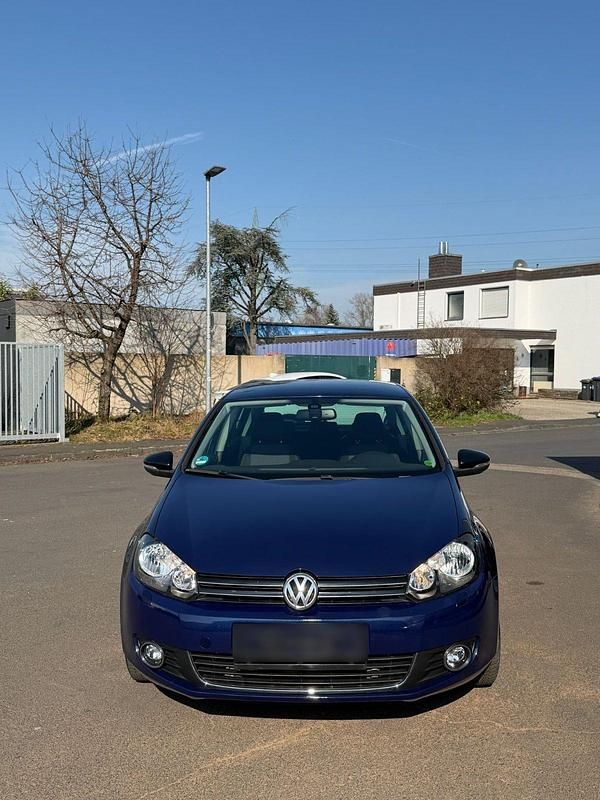 Gebraucht VW Golf VI Edition 105 PS (77 kW) 2011 Blau Kleinwagen