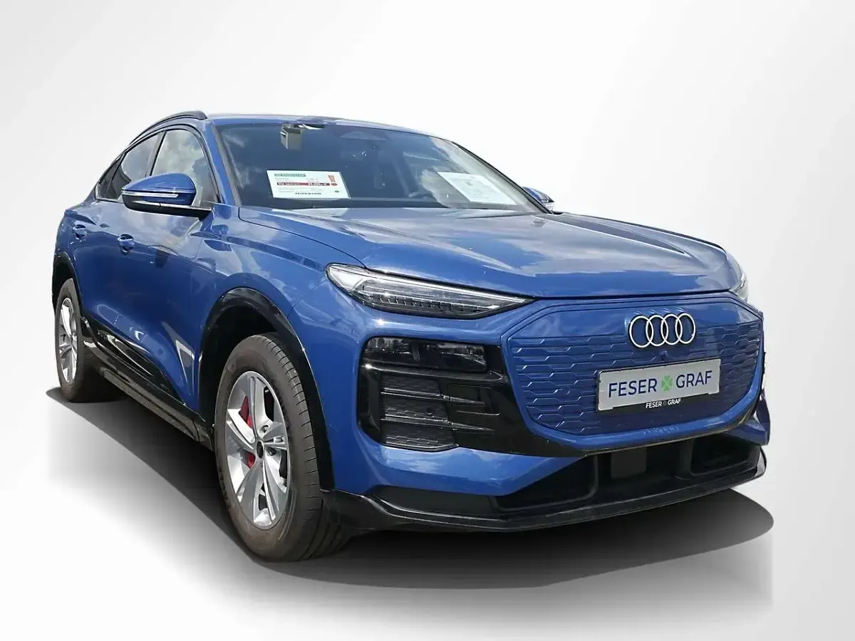 Second-hand Audi Q6 Sportback e-tron Sport 185 kW (252 CP) 2025 Albastru SUV