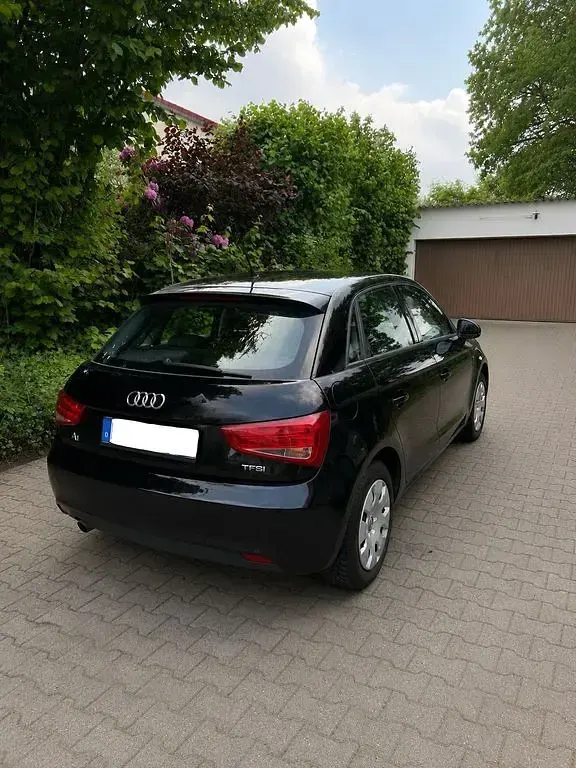 Używany Audi A1 Sportback 86 KM (63 kW) 2014 Czarny Hatchback