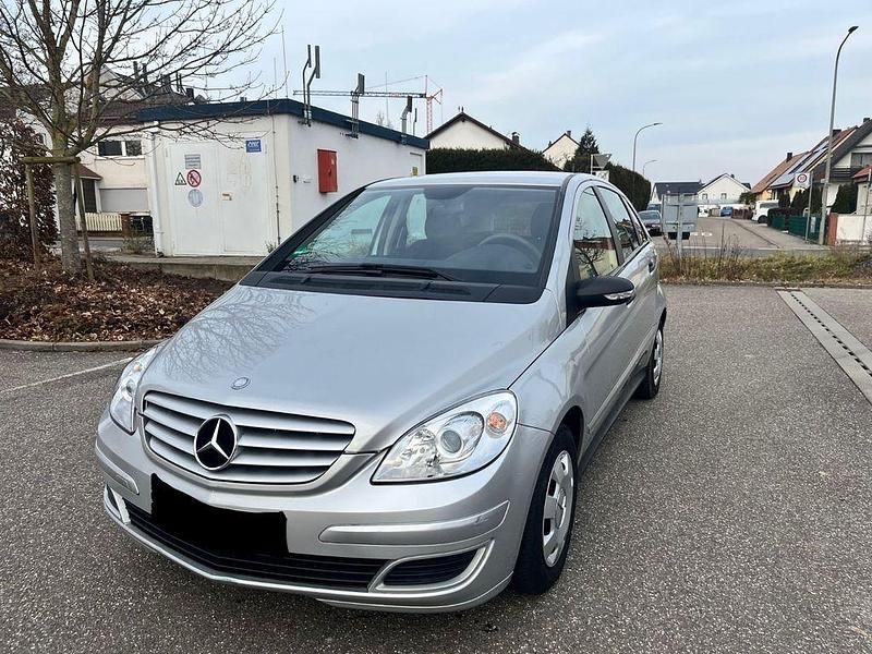 Gebraucht Mercedes B170 116 PS (85 kW) 2006 Silber Van / Kleinbus