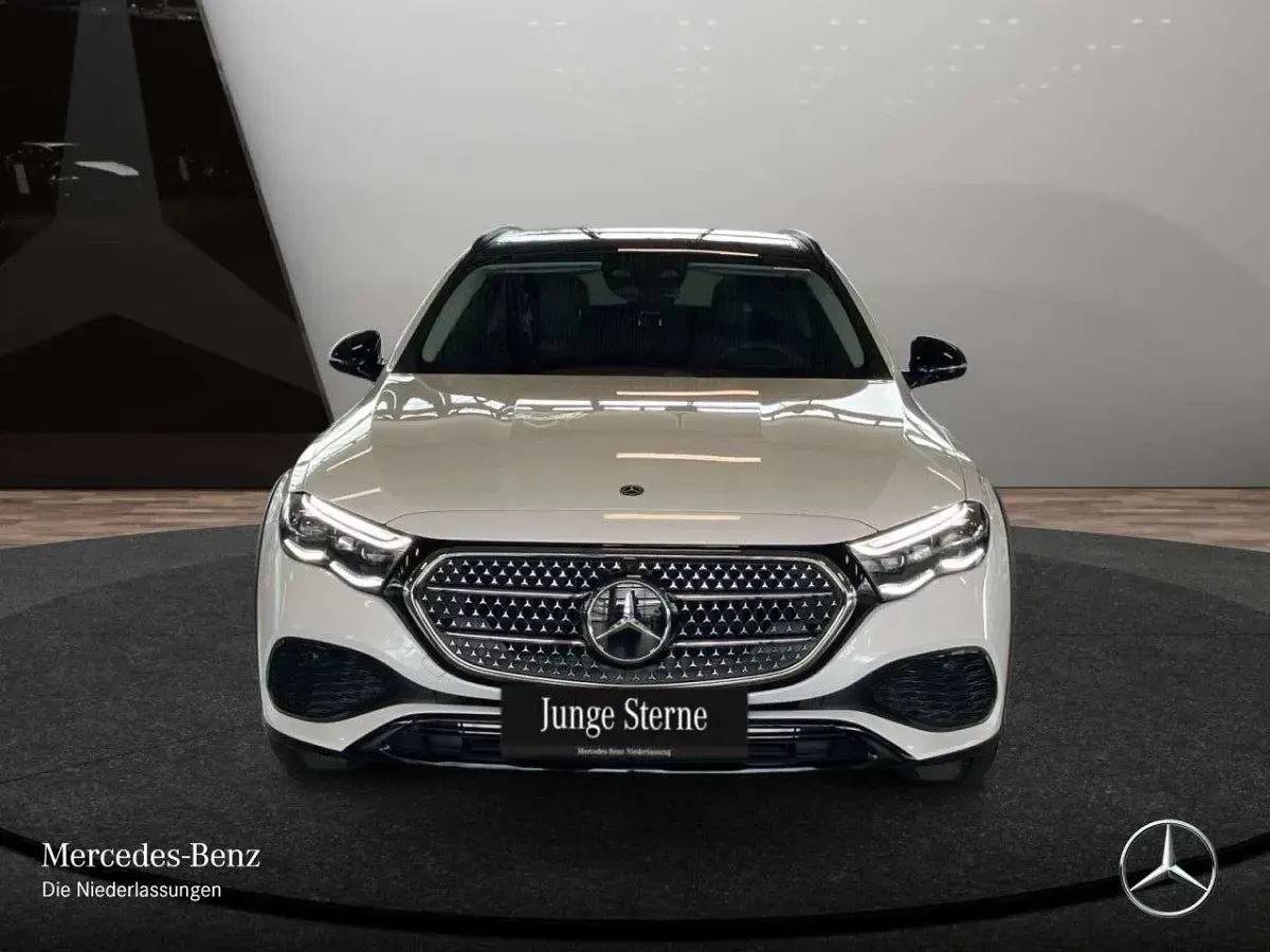 Gebraucht Mercedes E300 Night 197 PS (144 kW) 2026 Weiß Limousine