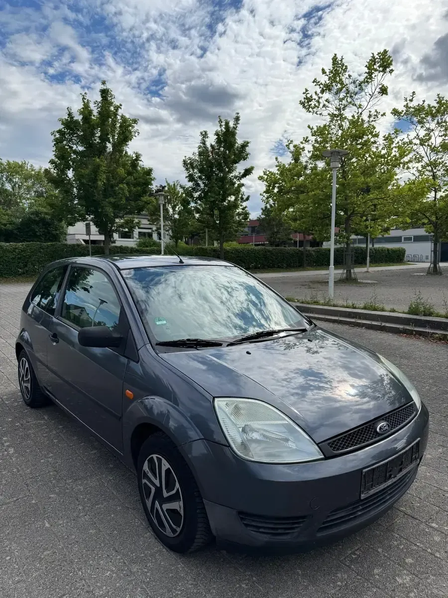 Gebraucht Ford Fiesta 80 PS (58 kW) 2003 Grau Kleinwagen
