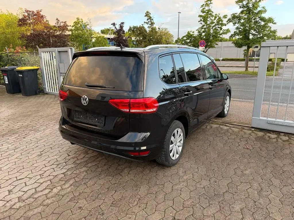 Gebraucht VW Touran Join 110 PS (80 kW) 2018 Schwarz Van / Kleinbus