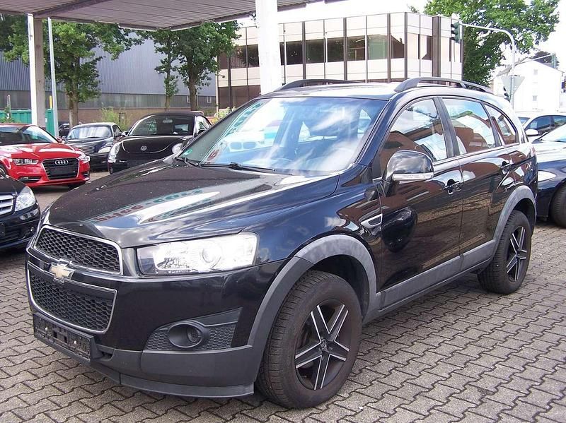 Karbonschw graphitschw midnigh Gebraucht 2013 Chevrolet Captiva LS SUV | 6.950 € (Teuer) - Bild 1/4